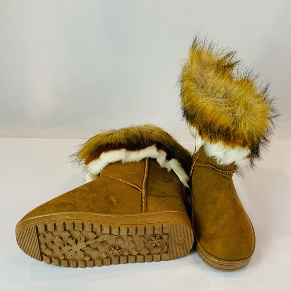 Brand New Women’s Size 6 Tan Faux Fur Lined Boots - Picture 4 of 8